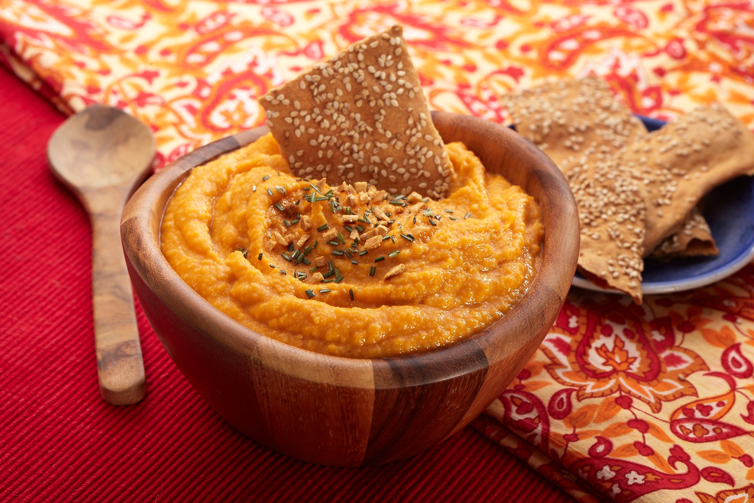 Roasted Garlic & Pumpkin Hummus | Nestlé Recipes