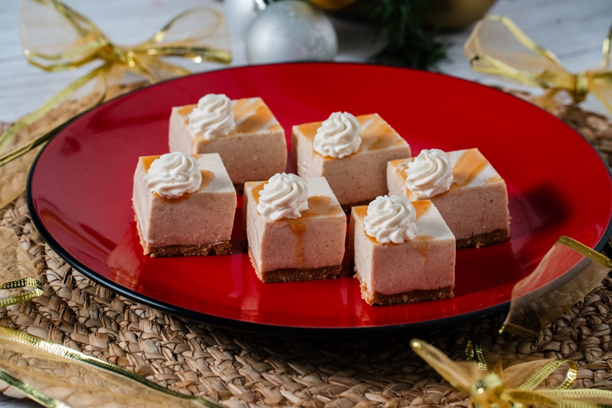 No-Bake Ponche de Crème Cheesecake Squares