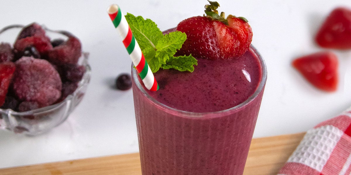 Mixed Berry Smoothie | Nestlé Recipes