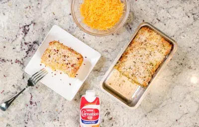 Crispy baked macaroni and cheese using Carnation Full cream evaporated milk