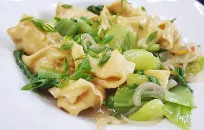 Steamed Shrimp Wontons in Garlic and Ginger Sauce