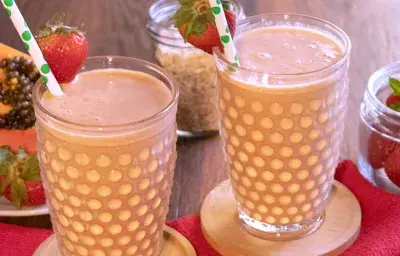 Papaya Strawberry Smoothie