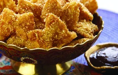 Masala Pasta Chips with Date and Tamarind Chutney Masala Pasta Chips with Date and Tamarind Chutney